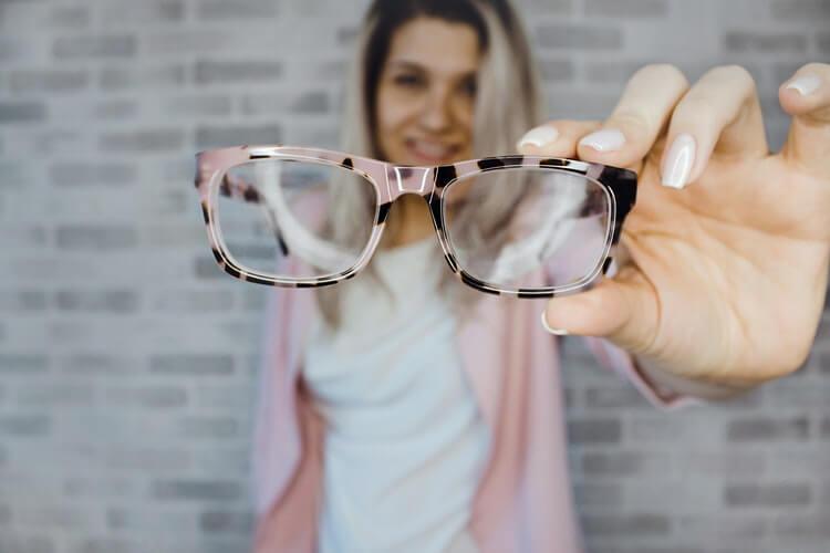 How Buying Glasses Online Saves Time and Money