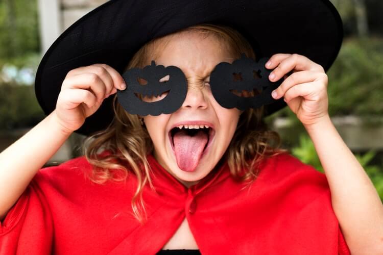5 Children's Halloween Crafts that can be made with Stuff Around the House
