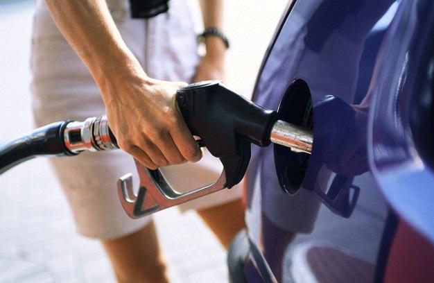 10 Simple Tricks to Save Money on Gas